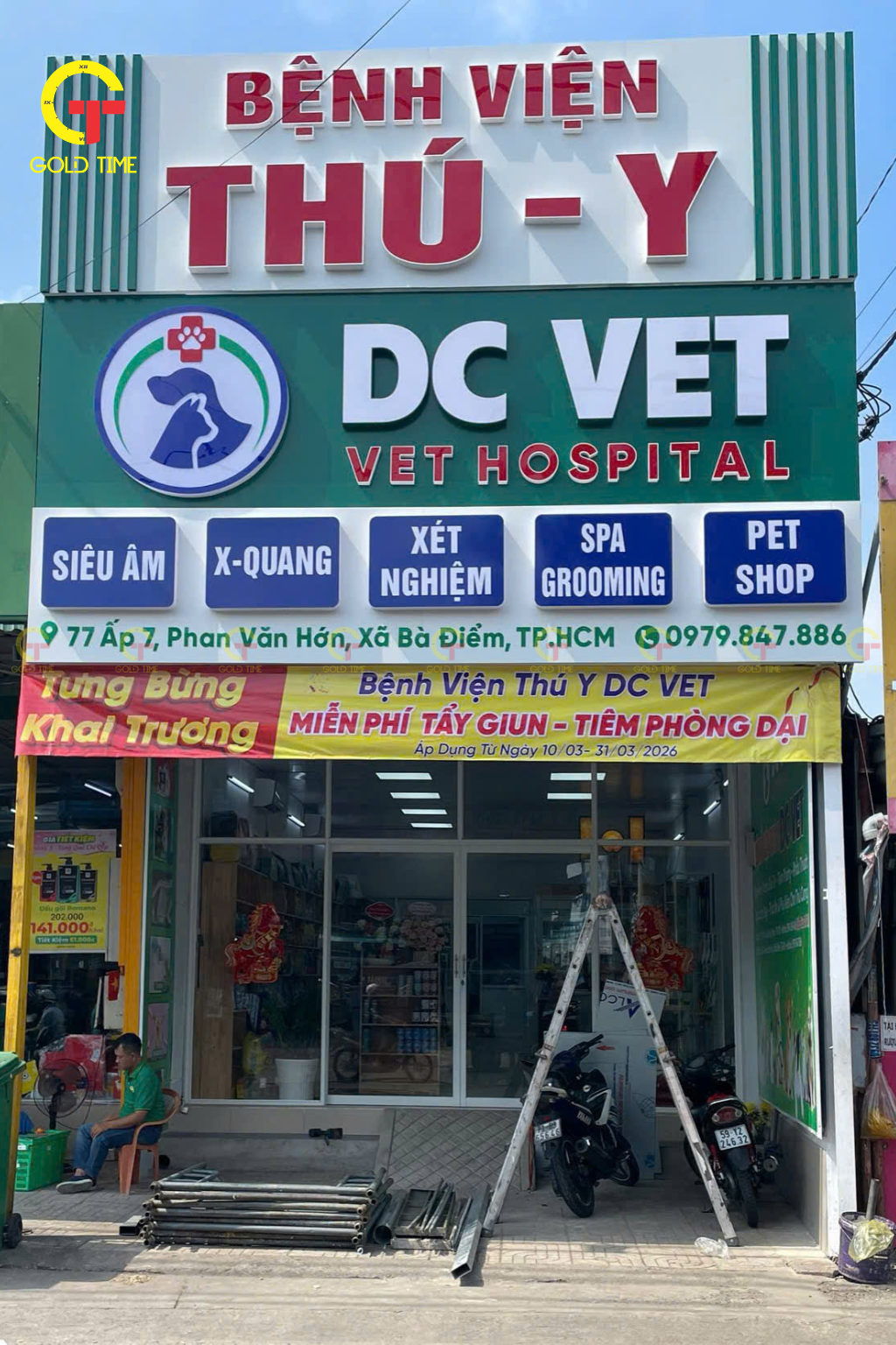 thi công bảng hiệu bệnh viện thú y DC VET tại TP.HCM