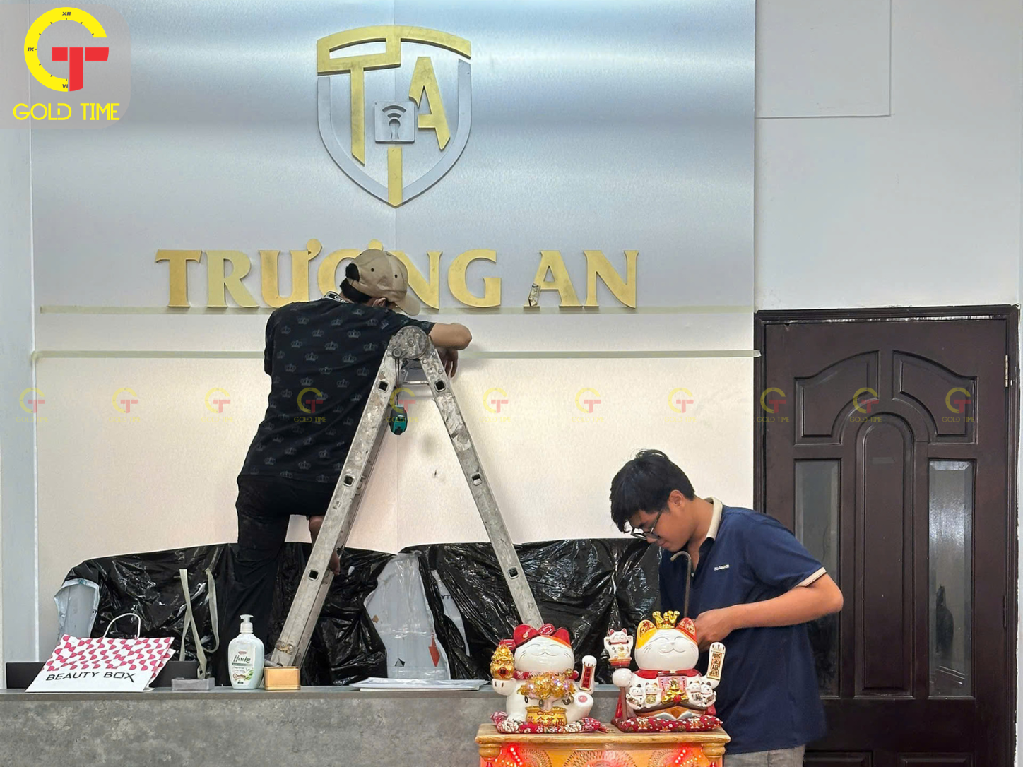 thi công logo showroom két sắt Trường An tại TP.HCM